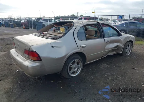 1998 Nissan Maxima Gle/Gxe/Se z USA, uszkodzony, nr VIN JN1CA21DXWM913540